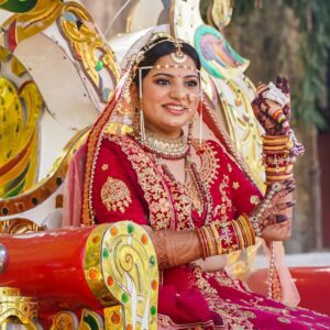 A Maharashtrian bride with traditional makeup on her wedding day.