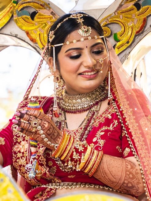 A Maharashtrian bride with traditional makeup on her wedding day.